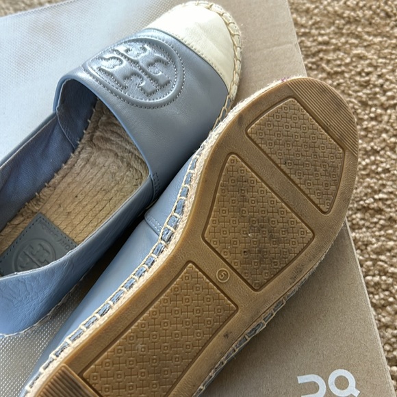 Tory Burch Elenor sandals size 5 blue/white leather - Picture 4 of 4